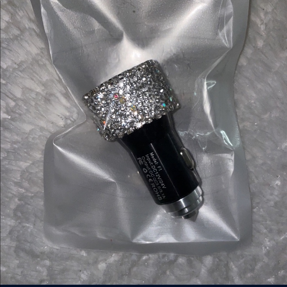 Bling USB car port
